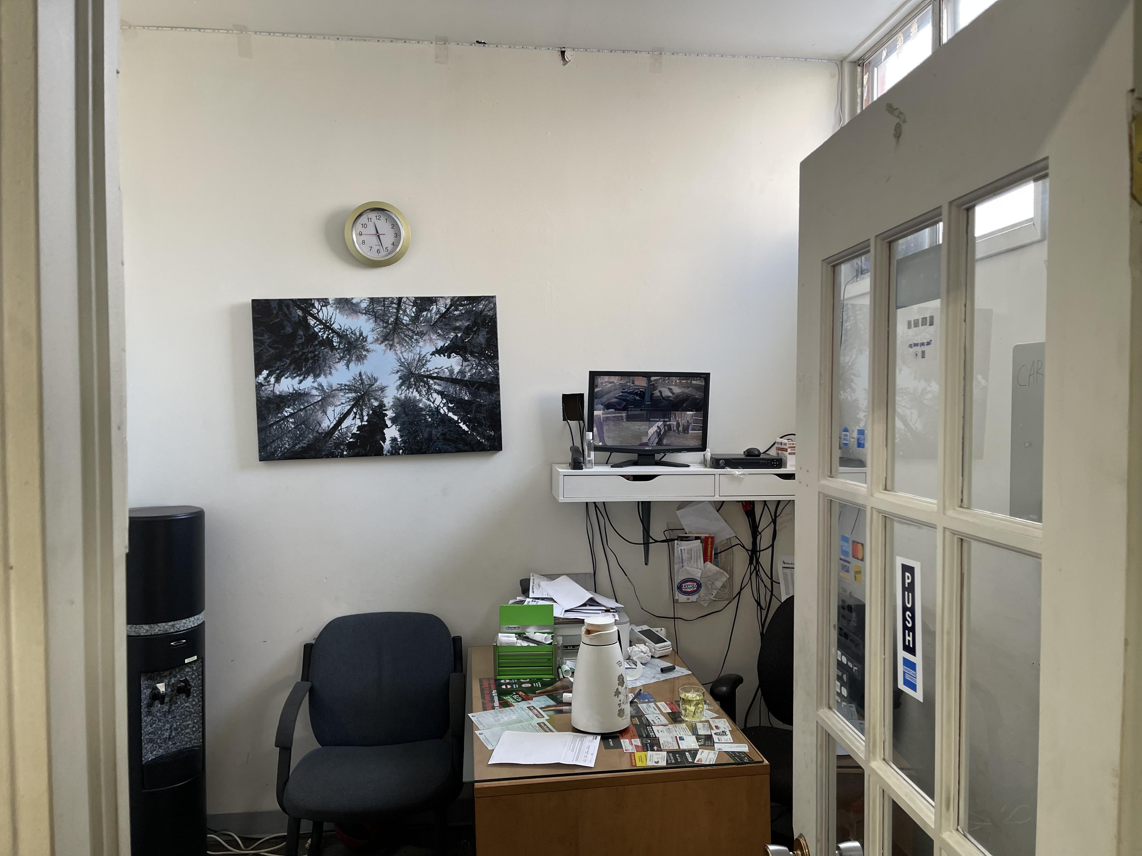 Front office & customer desk